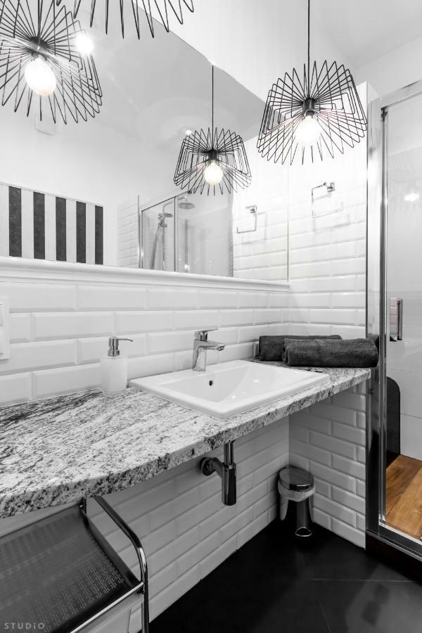Clicktheflat The Warsaw Rising Museum Apartments المظهر الخارجي الصورة